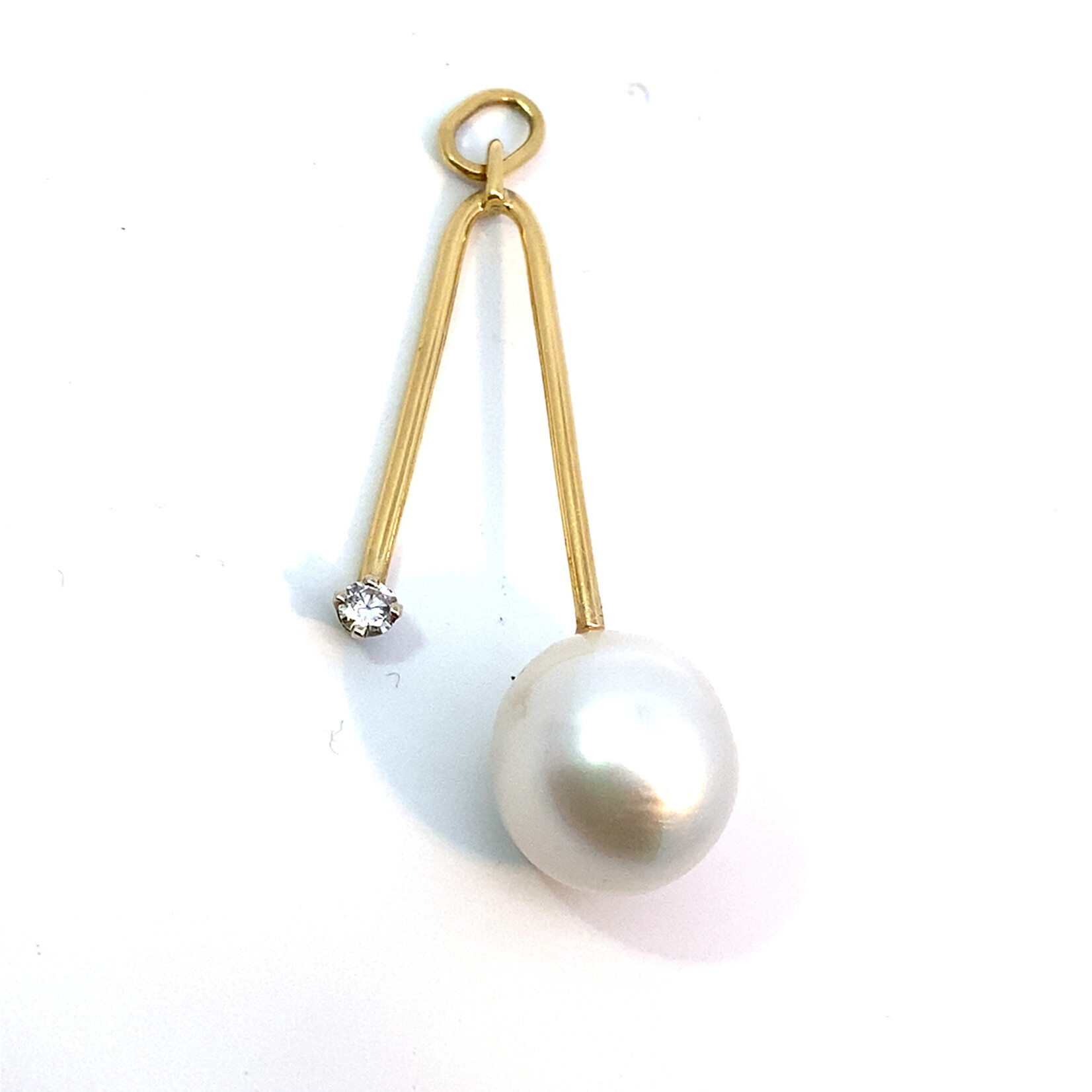 18K Yellow Gold 13mm South Sea Pearl with Diamond Pendant D.10ct
