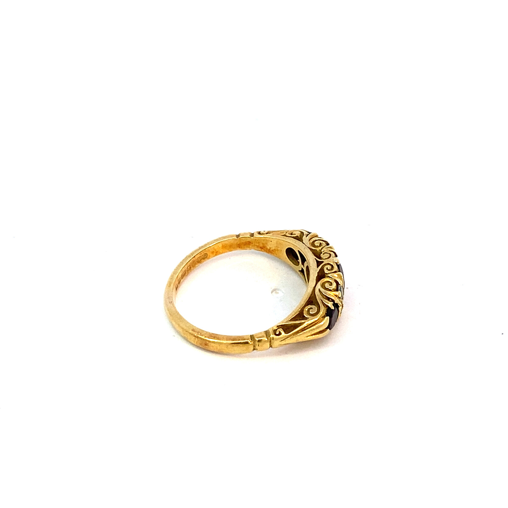 18K Yellow Gold Vintage Garnet and Diamond Ring size 5.75