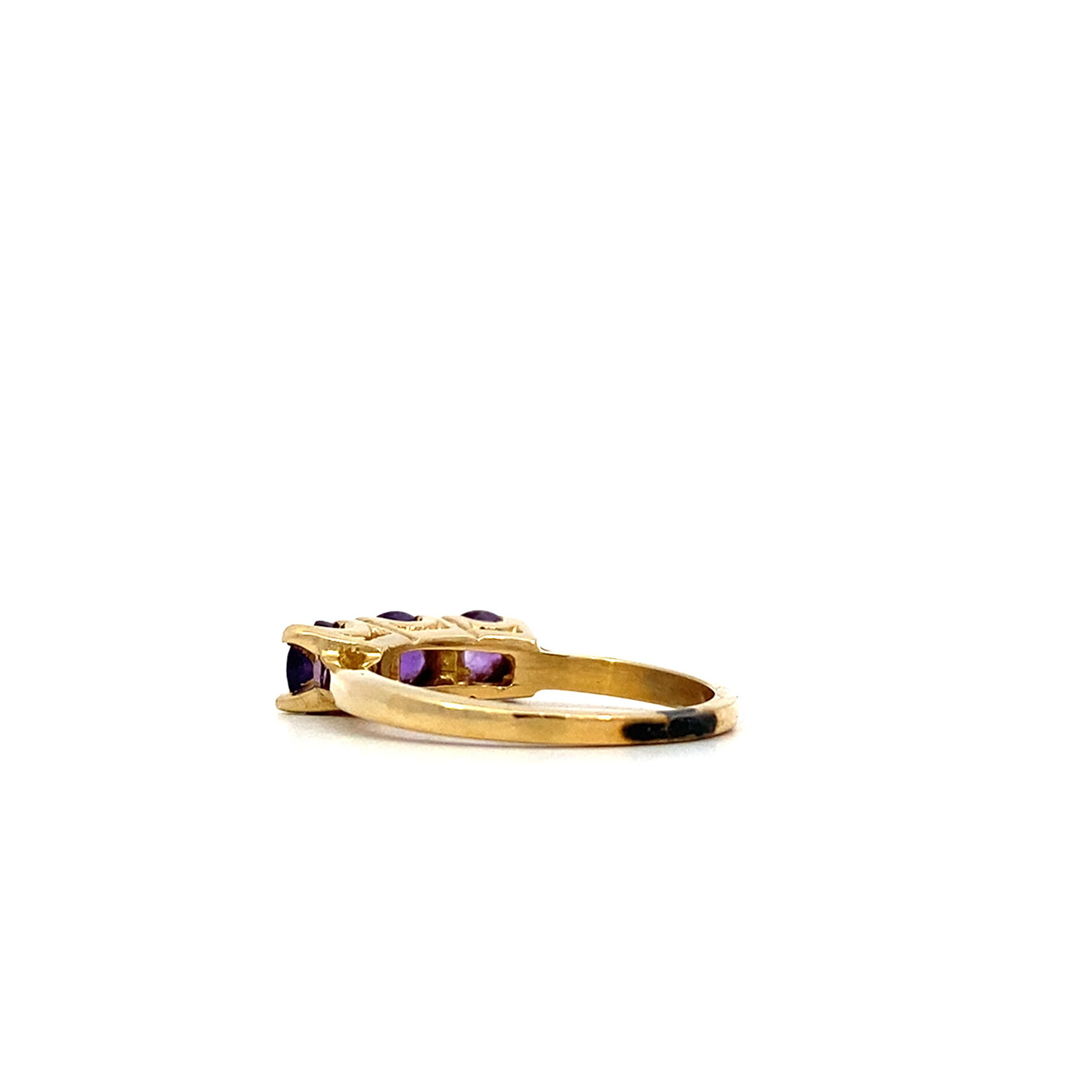 14K Yellow Gold 3 Stone Amethyst Ring size 7.25