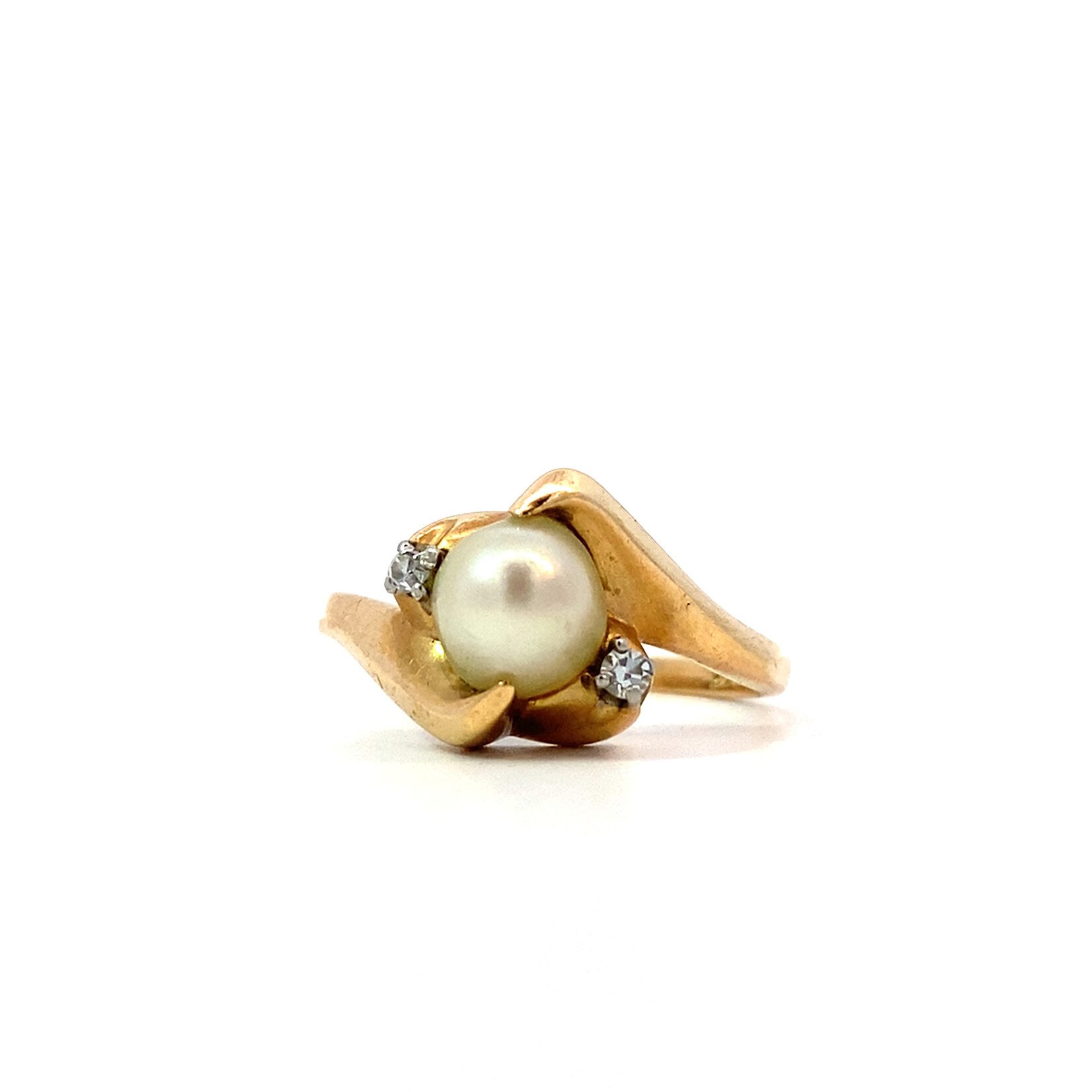 14K Yellow Gold  White Pearl and Diamond Ring sz6.75