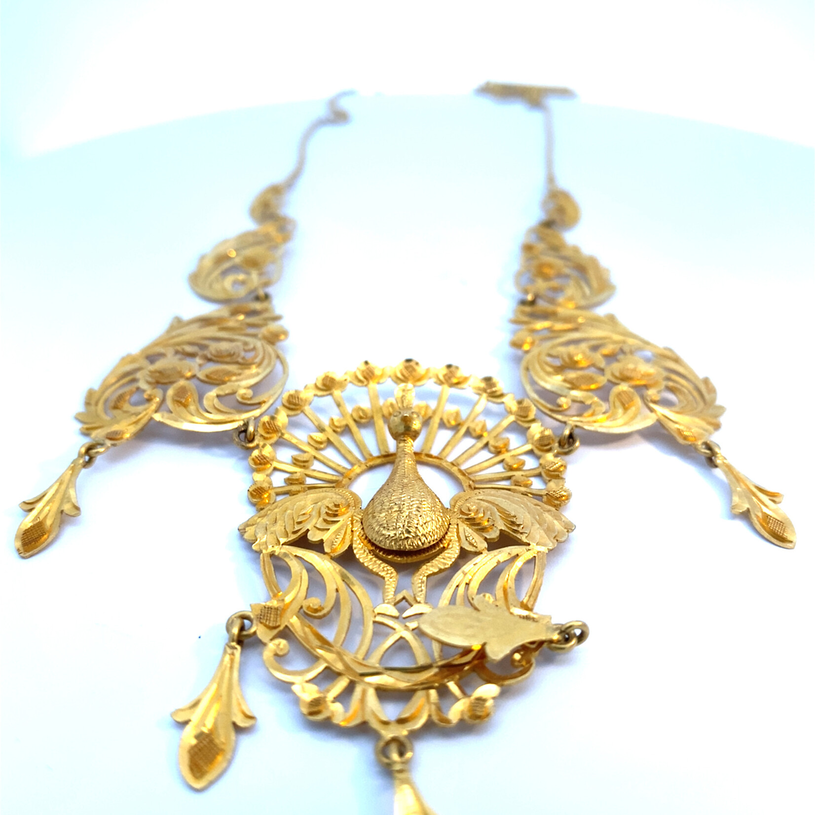 18K Yellow Gold 18" Peacock Floral Necklace