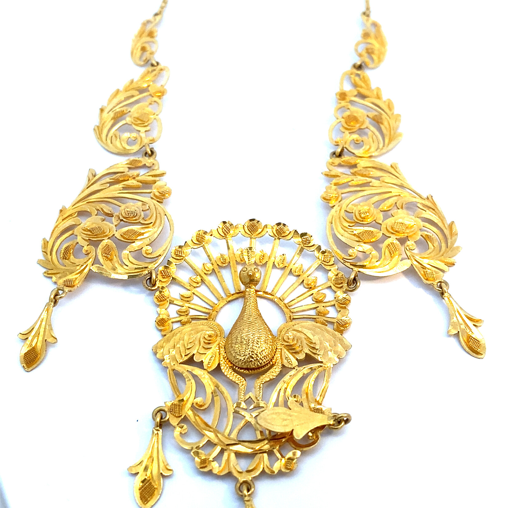18K Yellow Gold 18" Peacock Floral Necklace