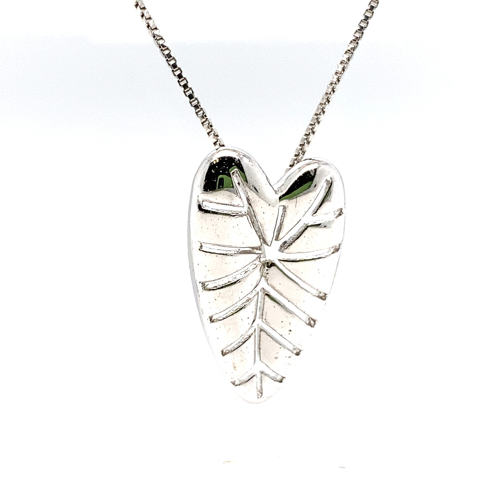 Sterling Silver 25mm Taro Leaf pendant w/16"box chain
