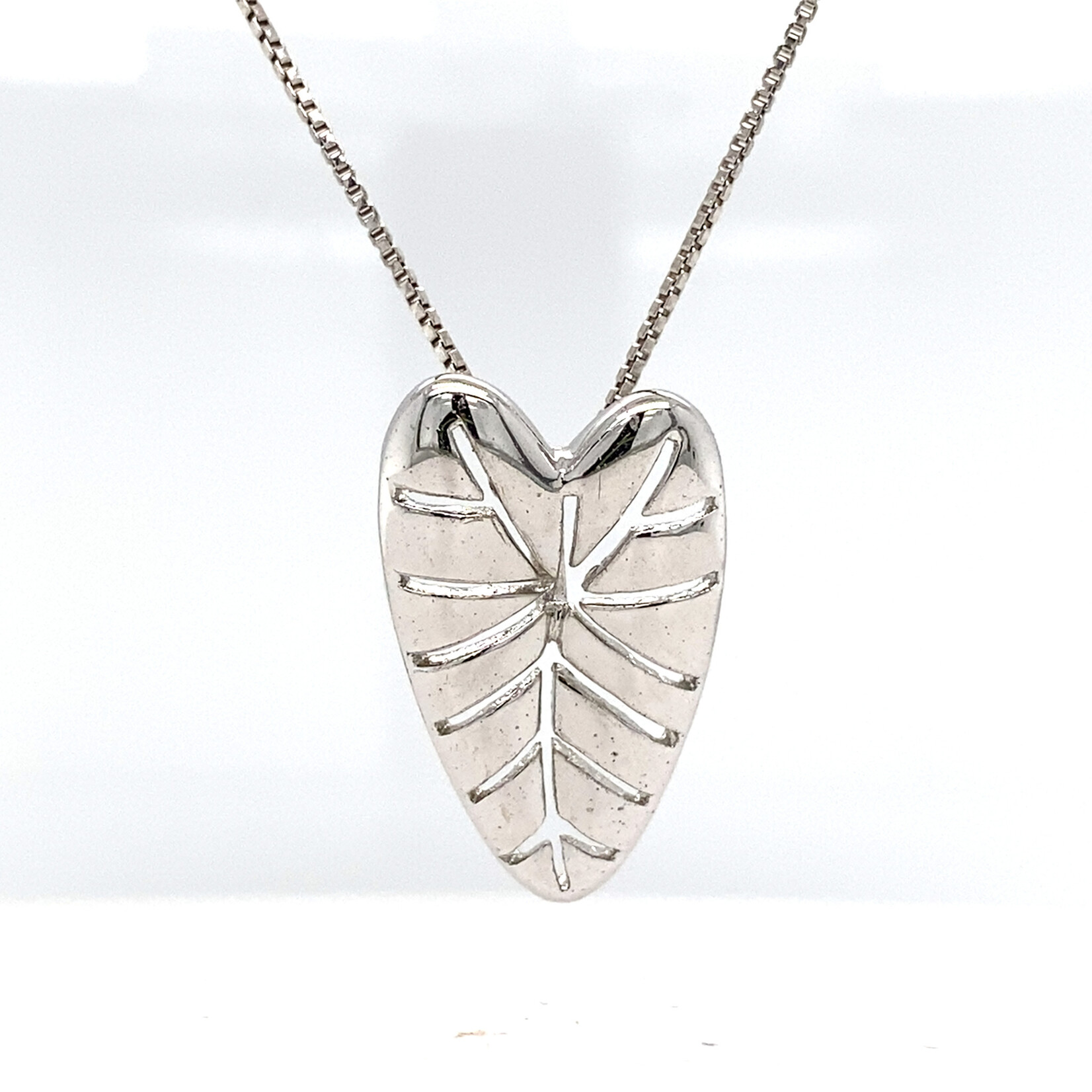 Sterling Silver 25mm Taro Leaf pendant w/16"box chain