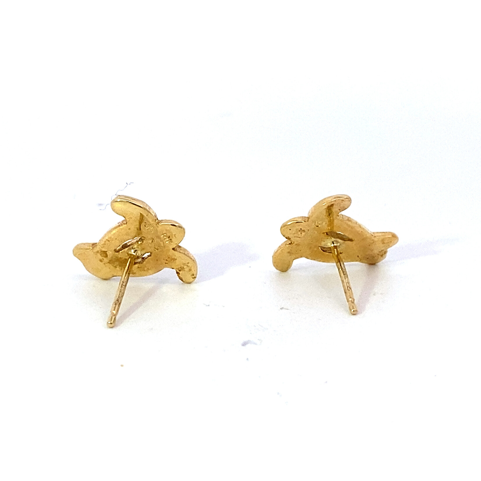 14K Yellow Gold Honu with Black Enamel Post Earrings