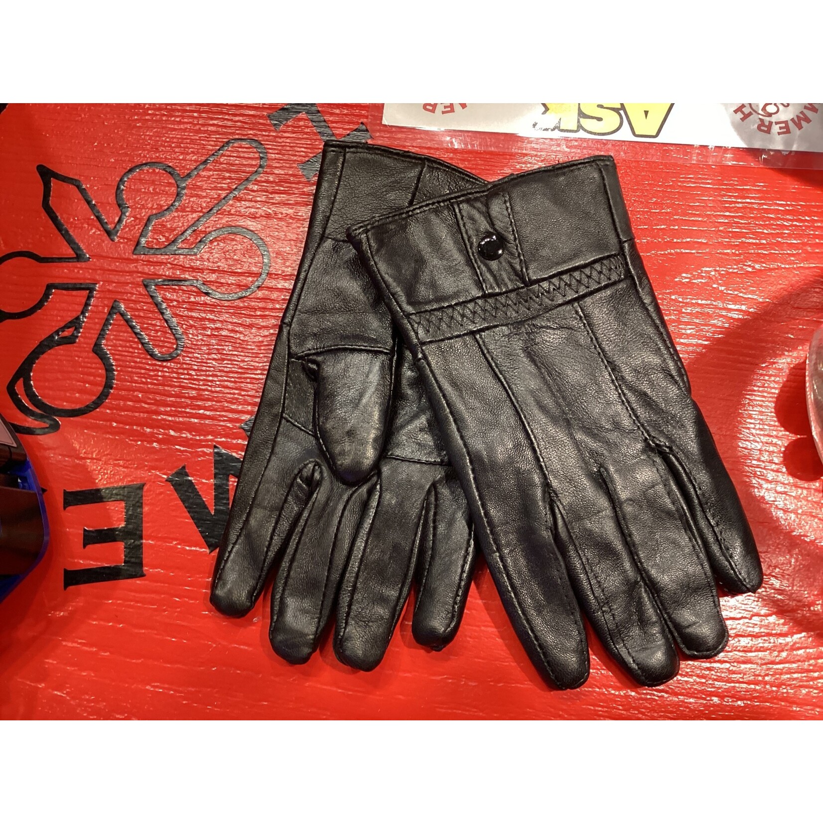 Select Distributors Black leather gloves