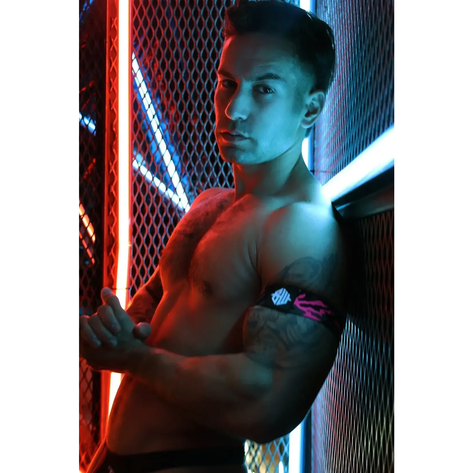 BreedWell BREEDWELL Neo Camo Armband- Neon Pink