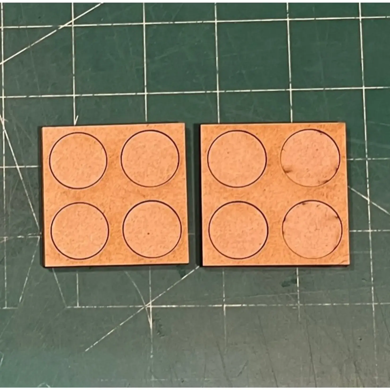 Phalanx Games & Sundry Pair of 25mm Round Trays (4 Figure) 2/2 Linear