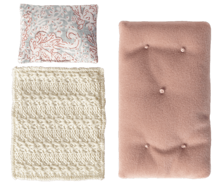 Maileg Maileg  Little Sister Dance Mouse in Daybed