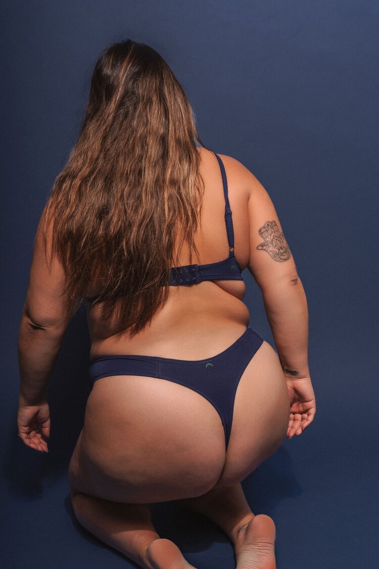 Huha Special Edition Navy - Low Profile Thong
