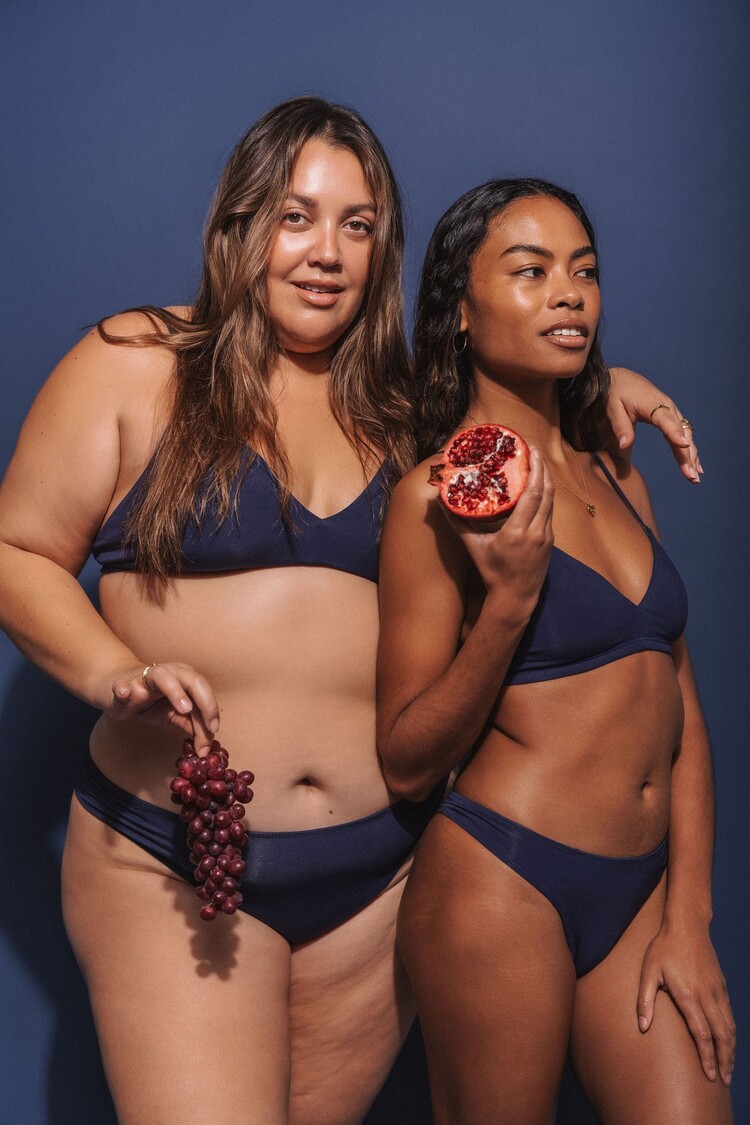 Huha Special Edition Navy - Low Profile Thong