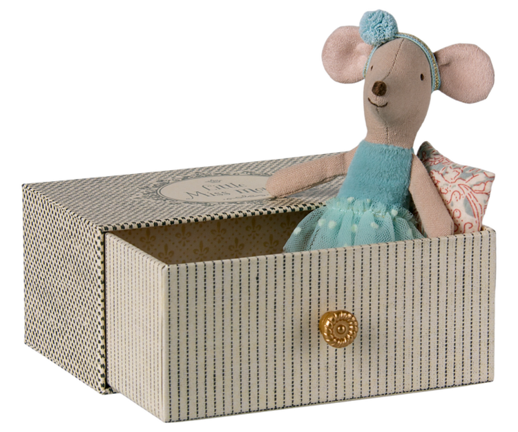 Maileg Maileg  Little Sister Dance Mouse in Daybed