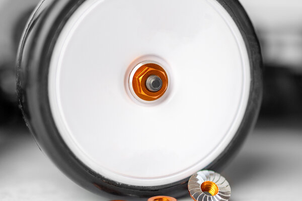 1UP Racing Orange Lockdown M4 Wheel Nuts, 4pcs