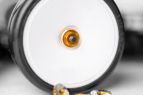 1UP Racing Gold Lockdown M4 Wheel Nuts, 4pcs
