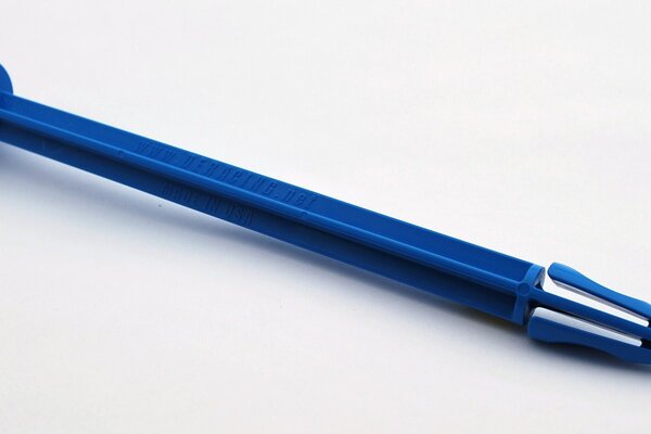 DE Racing Buggy Tire Spikes (Blue) 4pcs