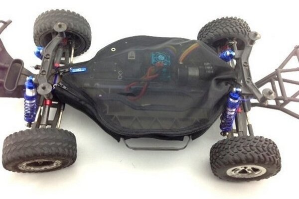 Hot Racing Chassis Dirt Guard Cover, 4X4 Slash