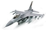 Tamiya TAM60315 1/32 Lockheed Martin F-16CJ Blk 50