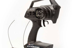 CARISMA CIS15644 CTX8000 2.4GHz FHSS 2-Channel Pistol Radio w/ 2 Receivers