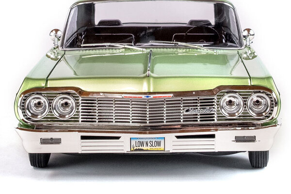 Redcat Racing RER14408   Redcat SixtyFour RC Car - 1:10 1964 Chevrolet Impala Hopping Lowrider