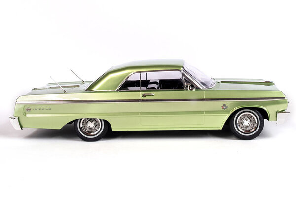 Redcat Racing RER14408   Redcat SixtyFour RC Car - 1:10 1964 Chevrolet Impala Hopping Lowrider