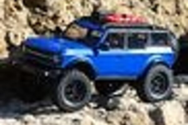 Axial Racing AXI00006T3  1/24 SCX24 2021 Ford Bronco 4WD Truck Brushed RTR, Blue