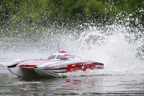 ProBoat PRB08043T2 Blackjack 42" 8S Brushless Catamaran RTR: White/Red