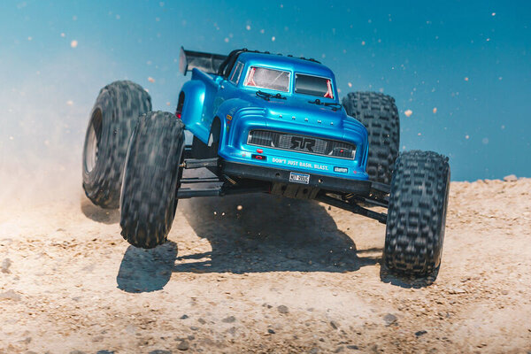 ARRMA 1/8 NOTORIOUS 6S V5 4WD BLX Stunt Truck with Spektrum Firma RTR, Matte Blue
