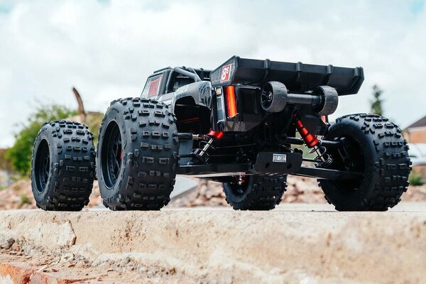 ARRMA ARA5210  1/5 OUTCAST 4WD EXtreme Bash Roller Stunt Truck, Black