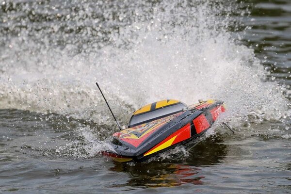 ProBoat PRB08032V2T1  Sonicwake V2 36" Self-Righting Brushless Deep-V RTR, Black