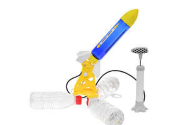 PlaySTEAM PYSXP00401   PlaySTEAM Water Powered Rocket Kit