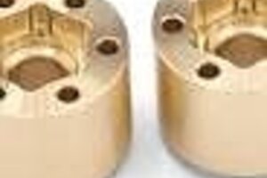 Vanquish Products VPS01304  Vanquish Products Brass SLW Wheel Hub (2) (600)