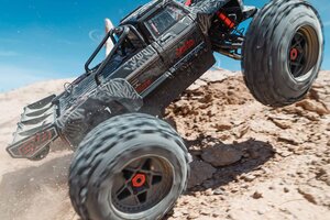 ARRMA 1/5 OUTCAST 8S EXB AVC 4X4 RTR Brushless Stunt Truck, Black