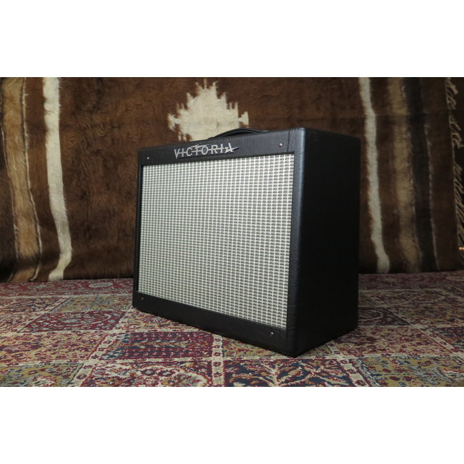 Victoria Amplifier Club Deluxe 20W 1x12 Combo w/ Half Power Switch - Black Tolex
