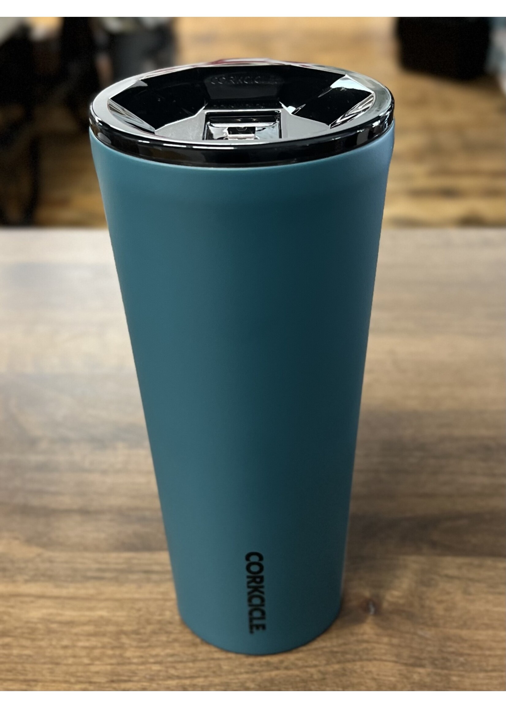 https://cdn.shoplightspeed.com/shops/651890/files/56141090/1652x2313x2/corkcicle-corkcicle-tumbler-24-oz.jpg