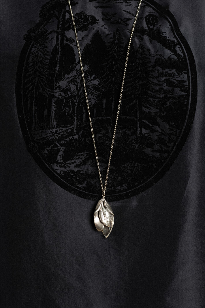 Goti Large Bud/Leaf Necklace