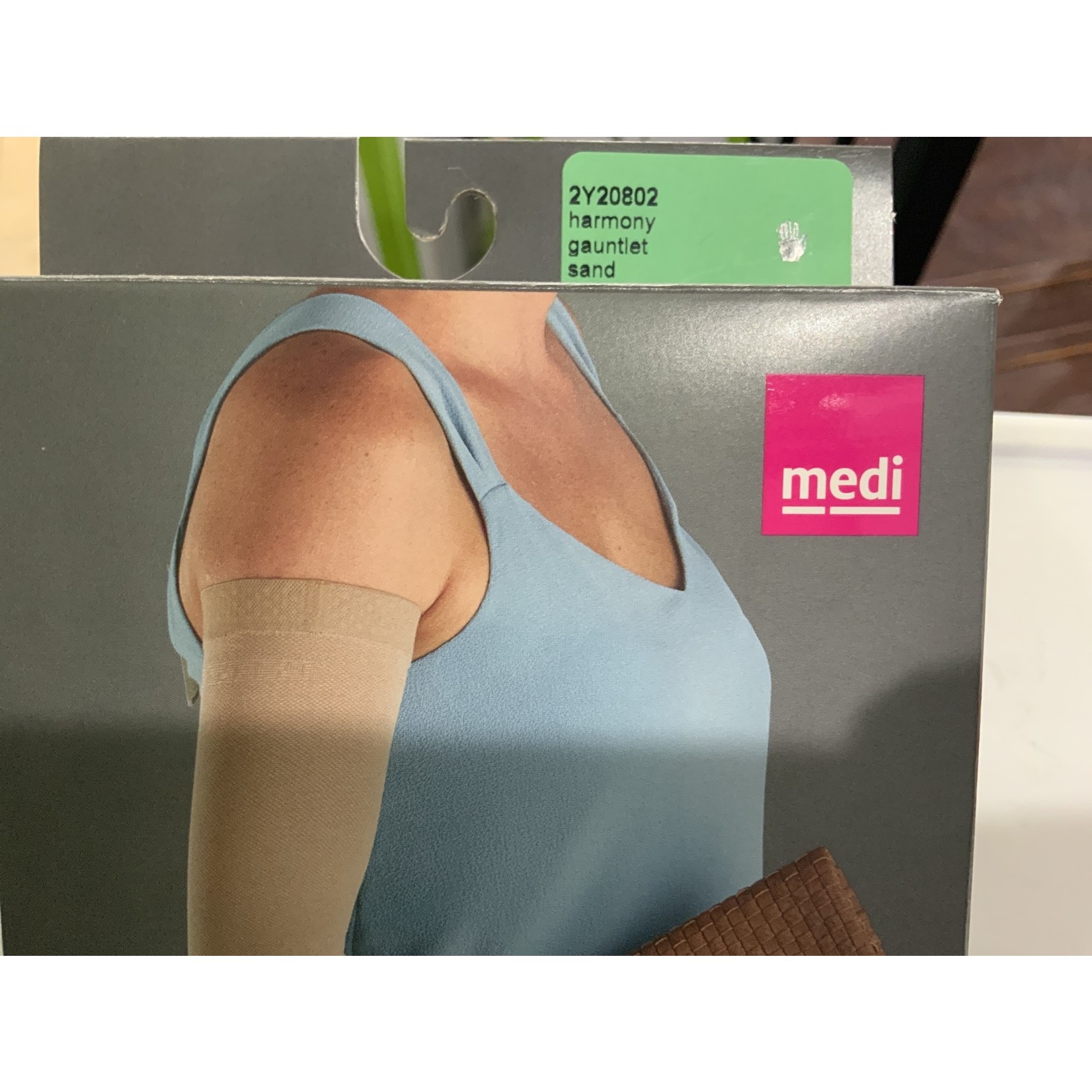 Medi Harmony Gauntlet 20-30 size 2 sand