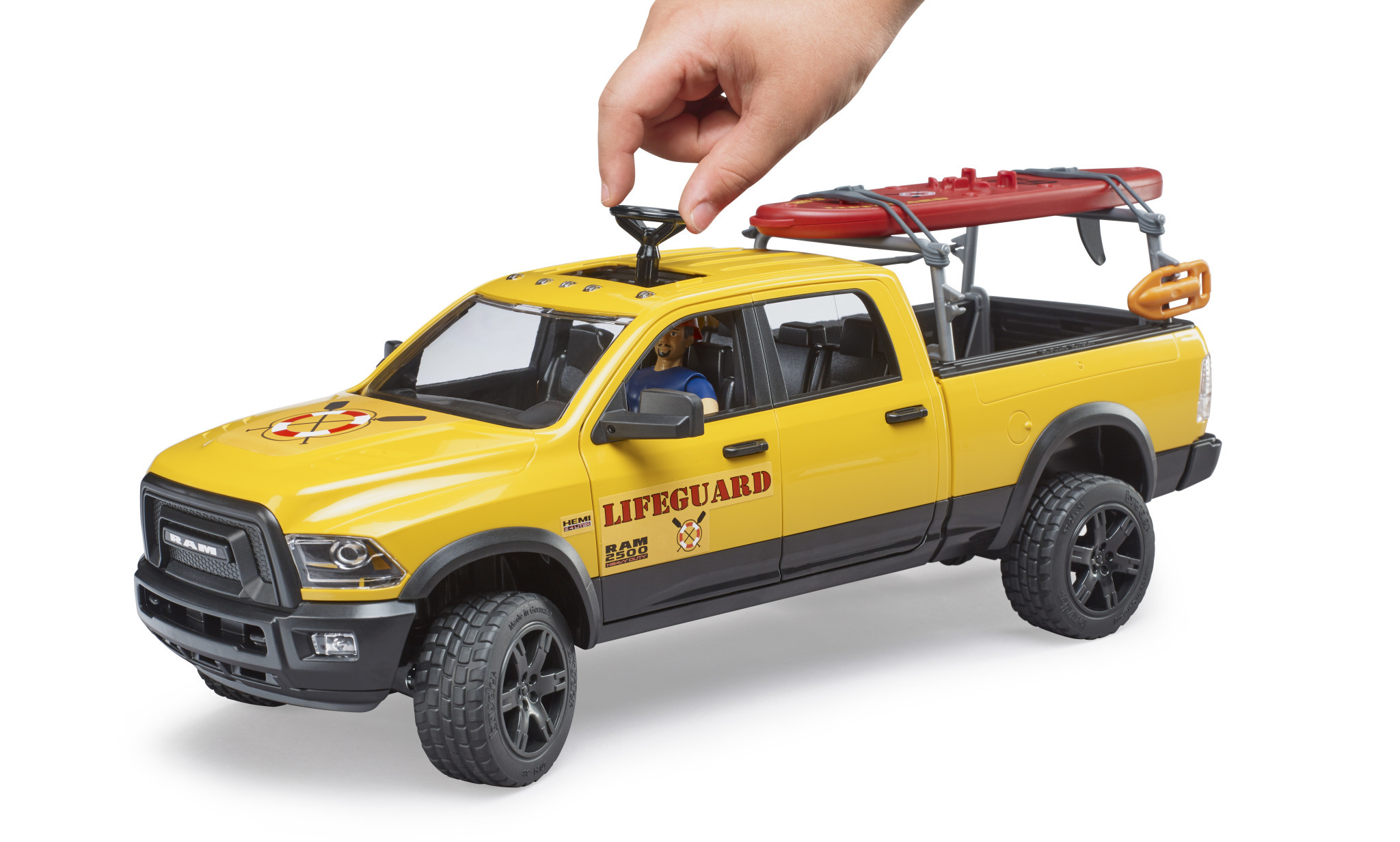 Bruder Bruder 02506 - Power Wagon RAM 2500 pour maître-nageur avec figurine, Stand Up Paddle et module son et lumière