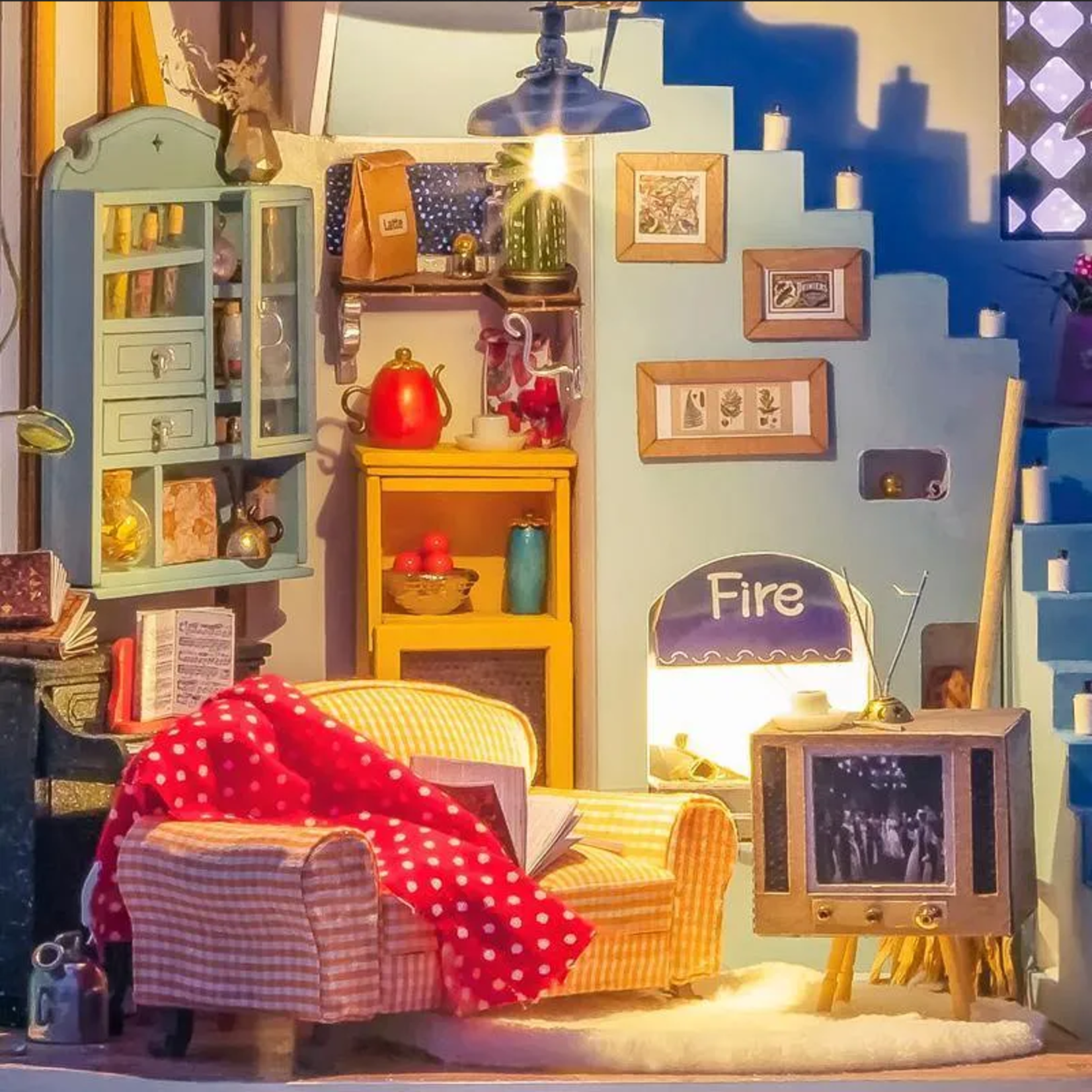 Robotime Rolife DG141 - DIY Miniature House - Joy's Peninsula Living Room