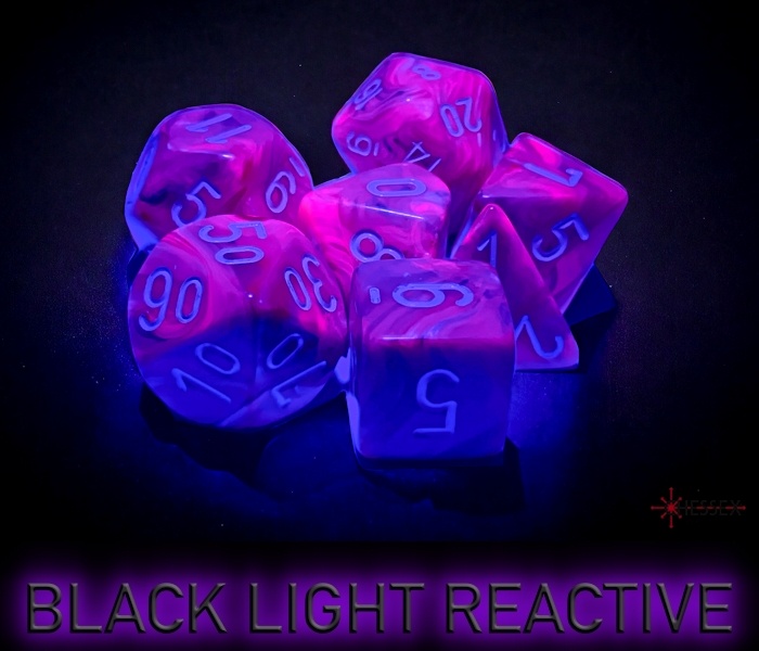 Chessex Chessex - Dés Festive - Violet/Blanc