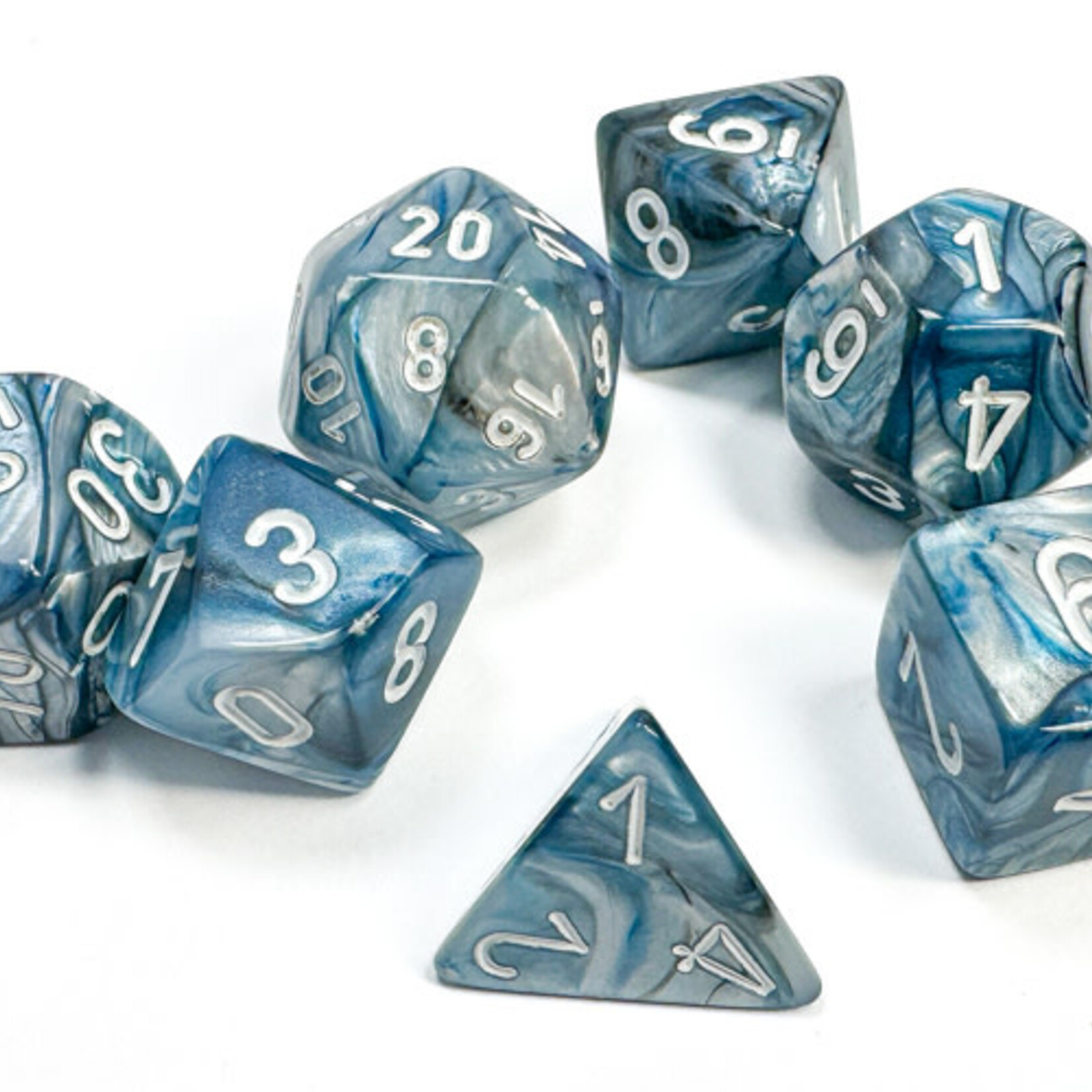 Chessex Chessex - 7 dés Lustrous Ardoise/Blanc