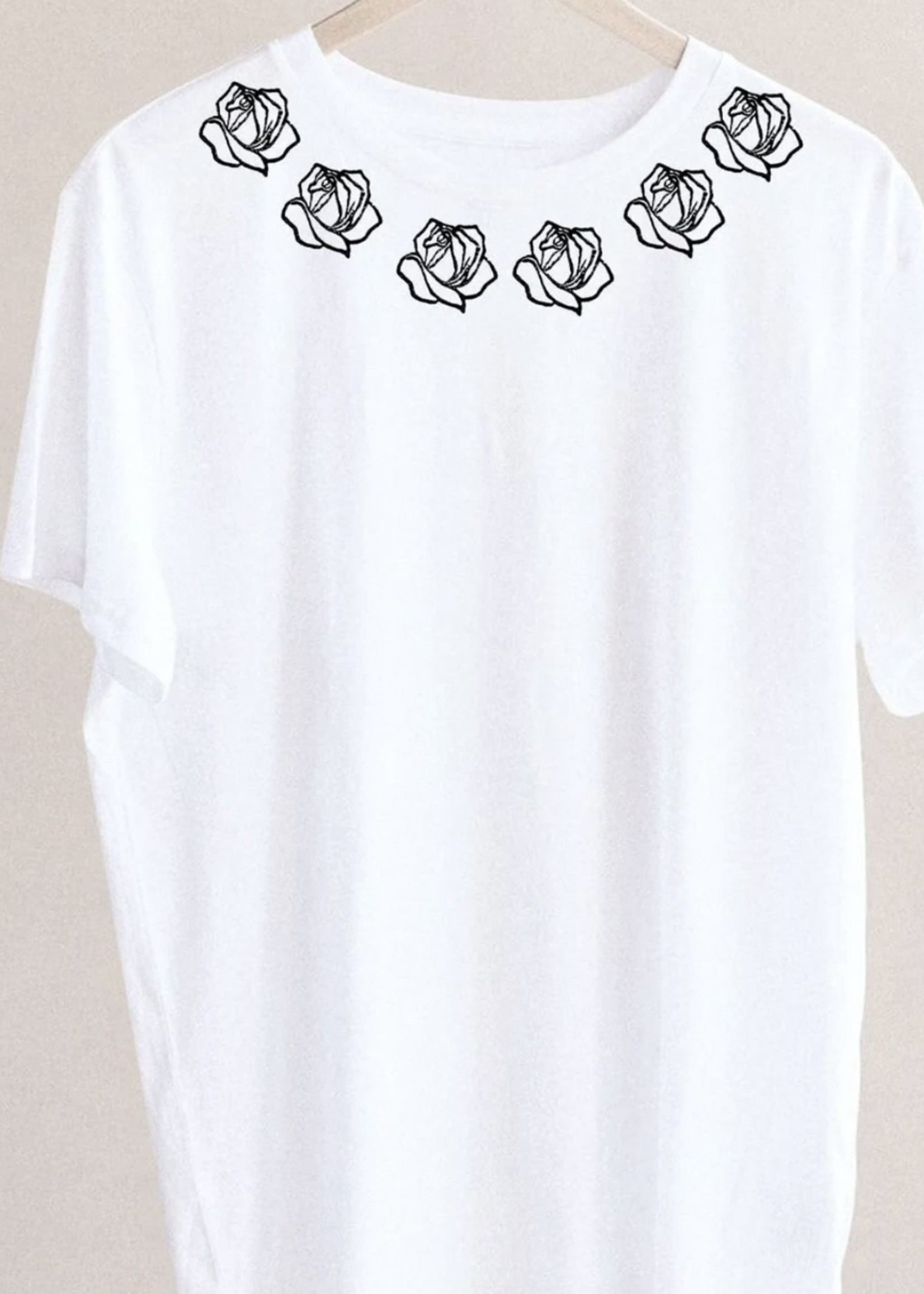 M.E. image T-shirt Roses au col