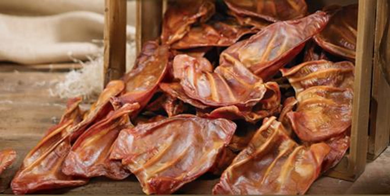 SMITHFIELD/PREMIUM PET HEALTH Amfarm Smoked Pig Ears Jumbo Noah's Ark
