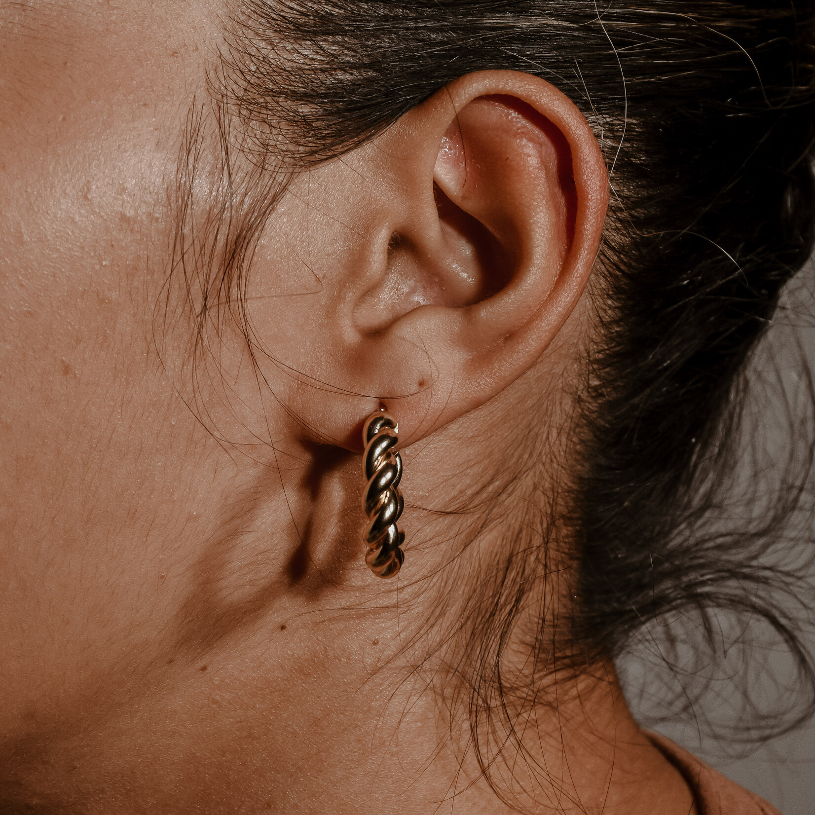 Twist Hoop Earring 10k