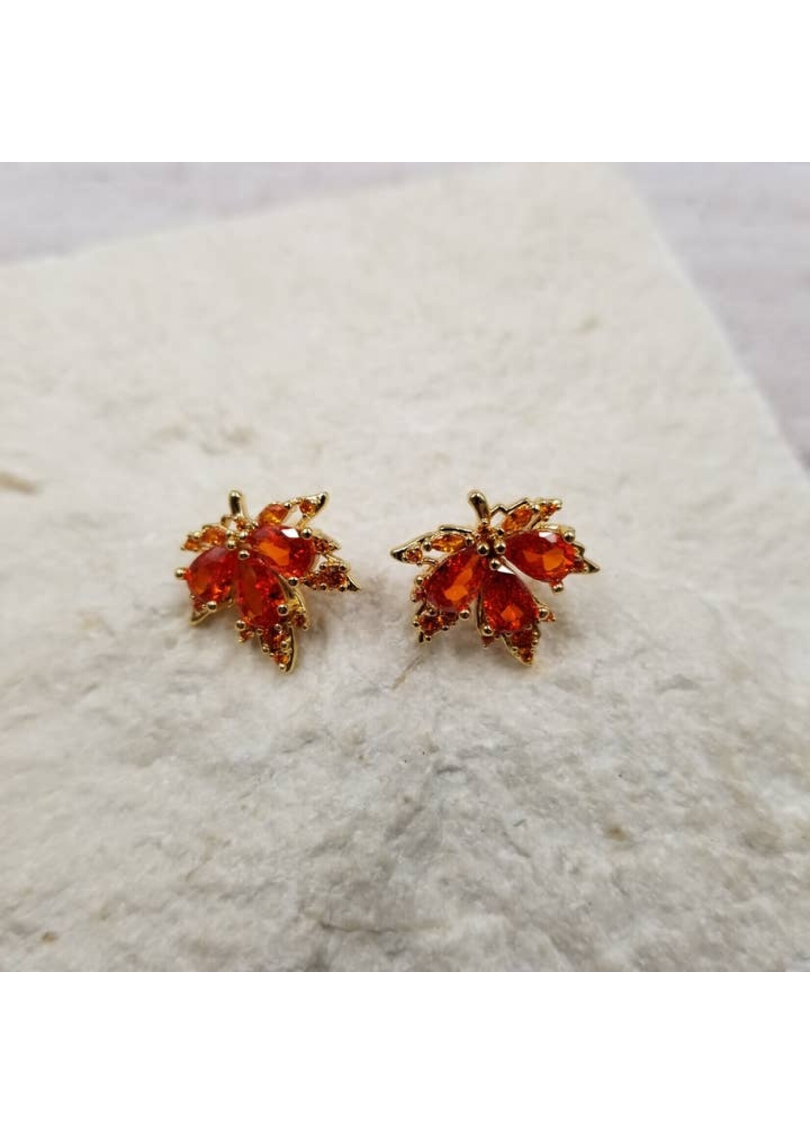 TREASURE WHOLESALE TRW EARRINGS  STUD FALL MAPLE LEAF