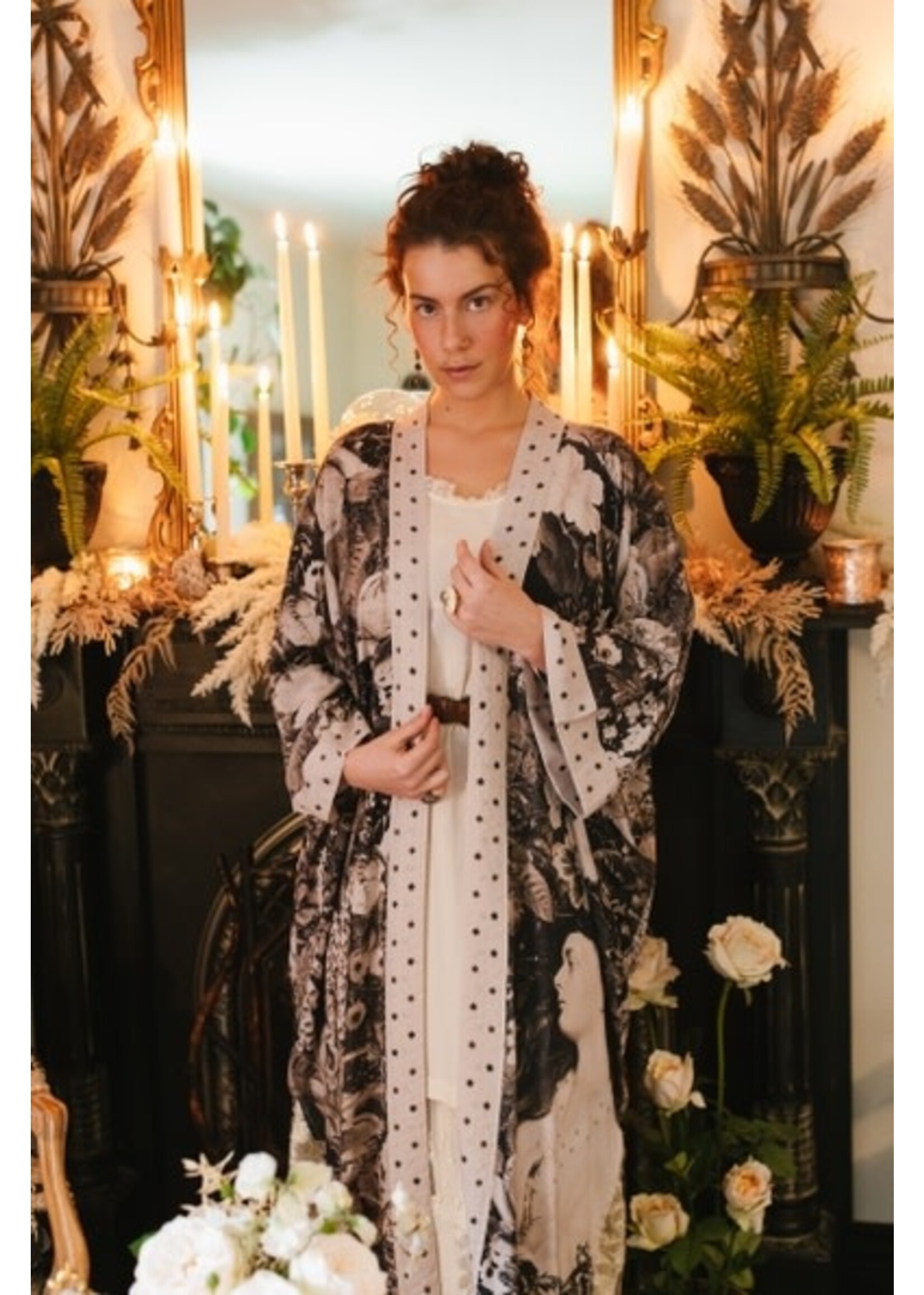 MARKET OF STARS MOS KIMONO LOOKING GLASS ALICE OPERA