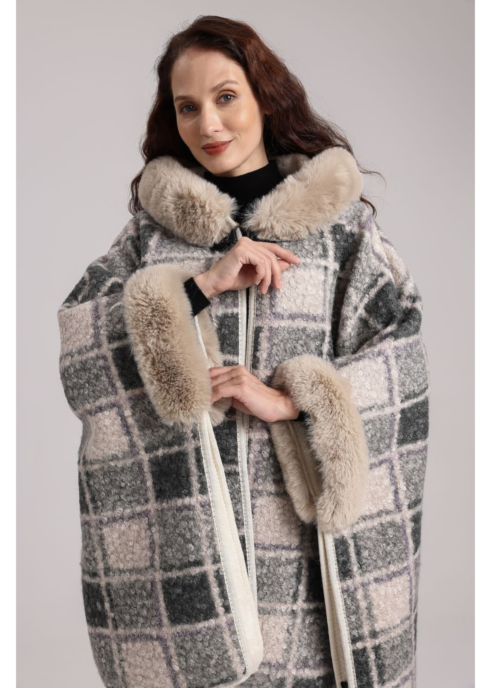 WELLCO WEL PLAID FAUX FUR CAPE - GREY