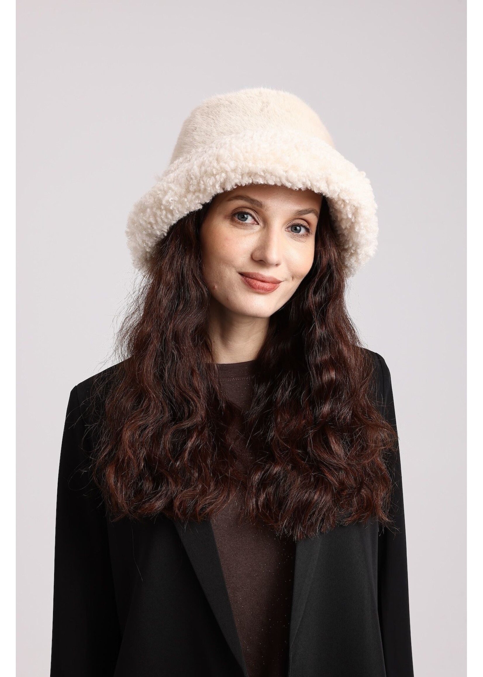 WELLCO WEL FAUX FUR HAT WITH SHERPA TRIM