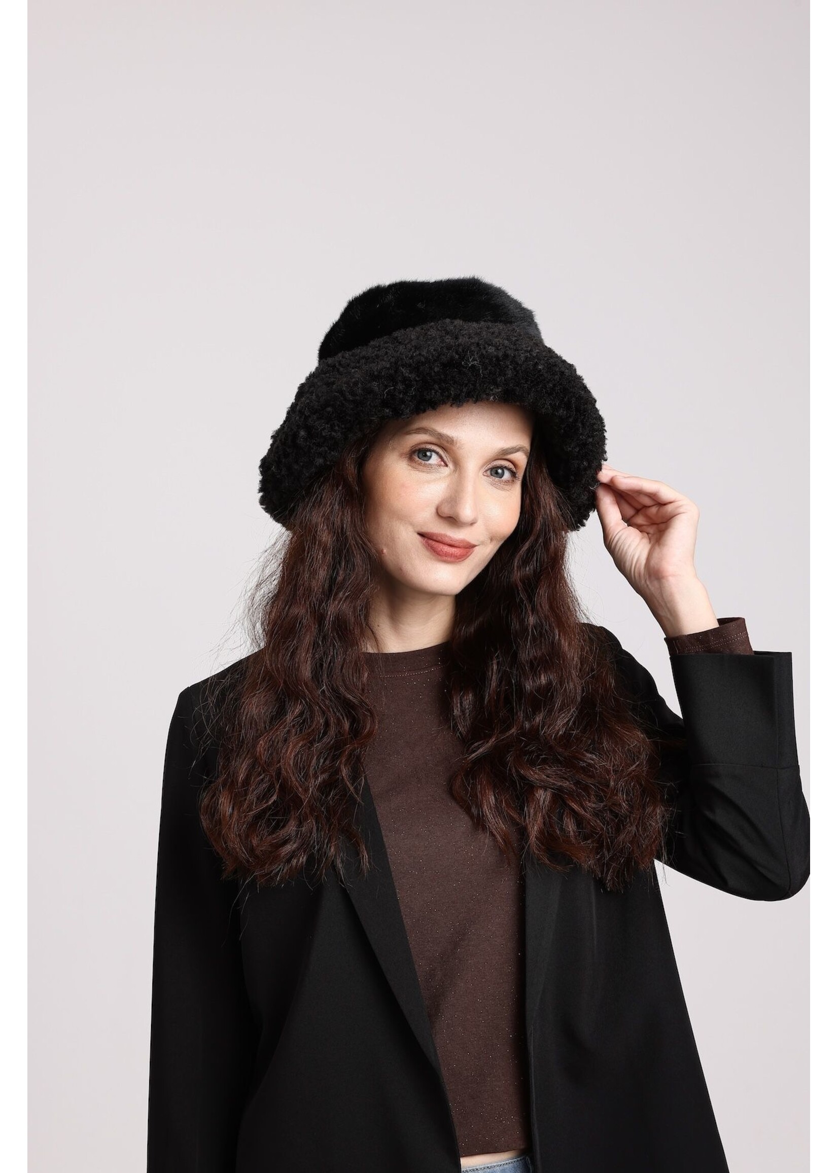 WELLCO WEL FAUX FUR HAT WITH SHERPA TRIM