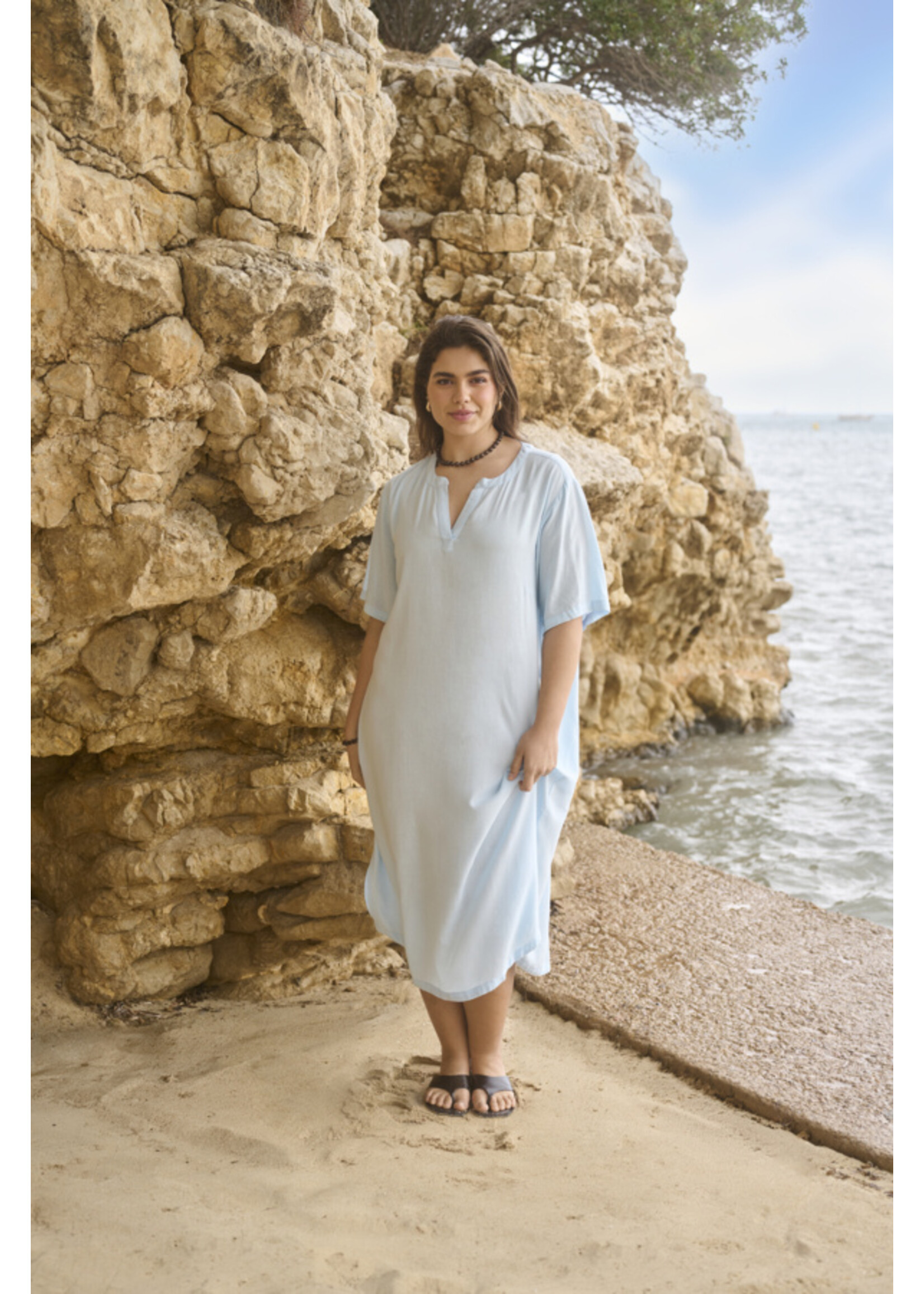 KAFFE KAFCUR SS26+ KCMILLIE KAFTAN DRESS