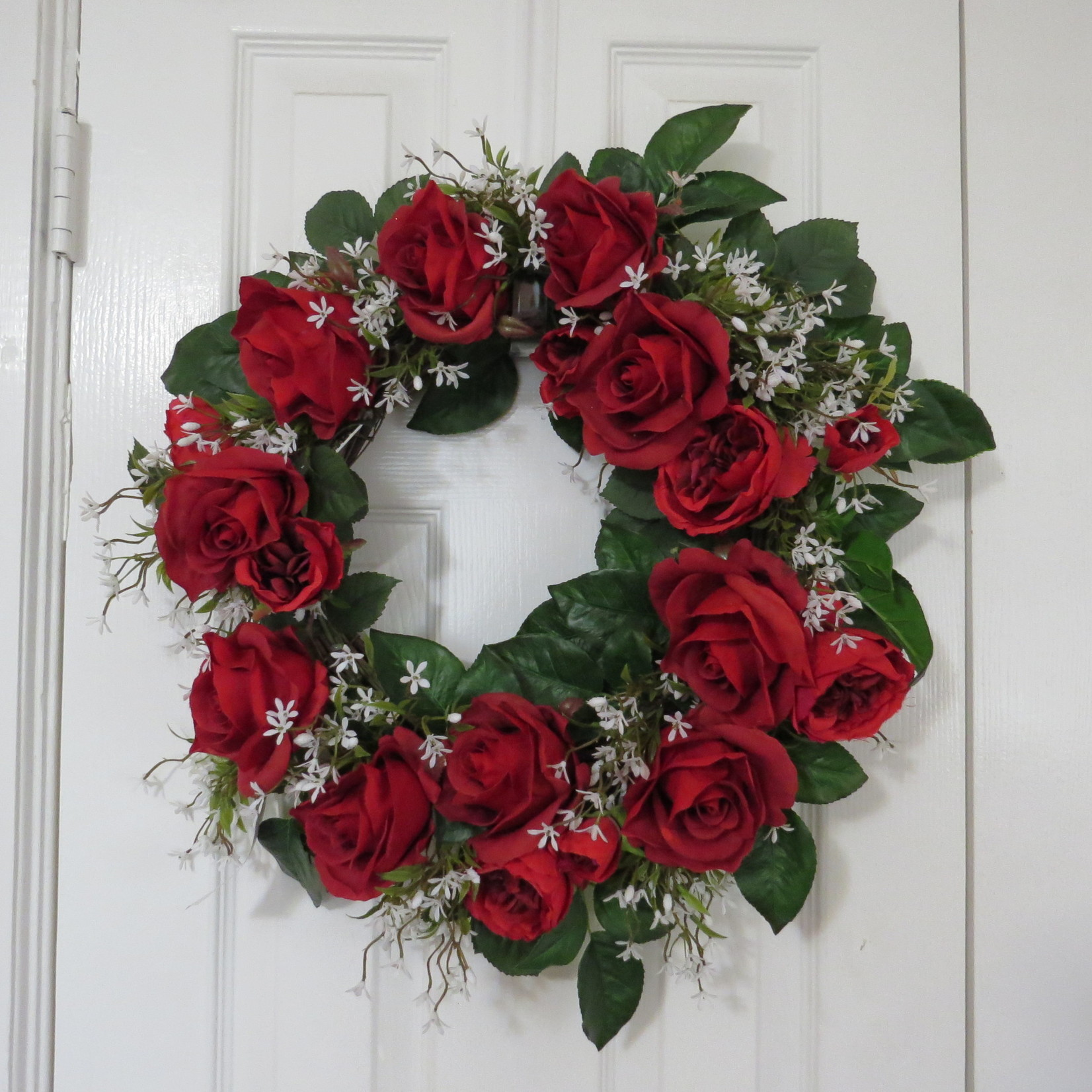 Cash & Carry Red Rose Wreath